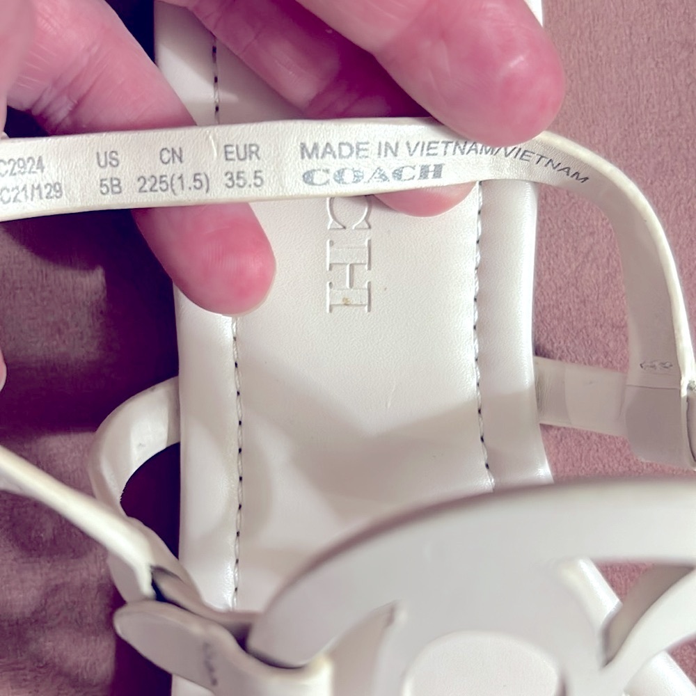 🔥NWOT Coach womens NCO like new cream/white sandals flats is size five 5.5 - Picture 4 of 11